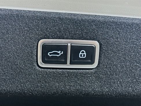 Used 2023 Hyundai Ioniq 6 Limited image 30