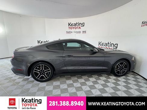 Used 2019 Ford Mustang Coupe w/ Black Accent Package RWD image 4