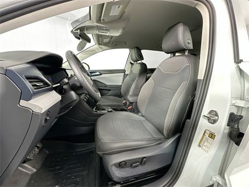 Used 2024 Volkswagen Taos SE image 18