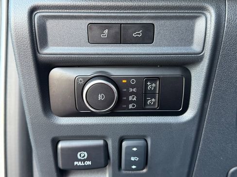 Used 2024 Ford Expedition Limited AWD/4WD image 18
