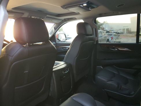 Used 2016 Cadillac Escalade Luxury image 18