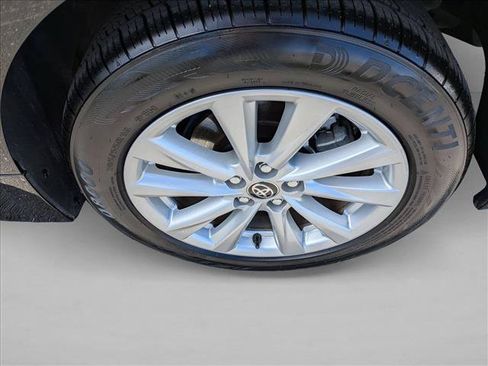 Used 2024 Toyota Corolla LE w/ LE Convenience Package FWD image 21