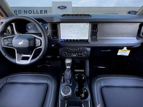 New 2025 Ford Bronco Badlands image 6
