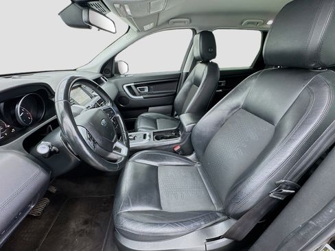 Used 2017 Land Rover Discovery Sport SE image 13
