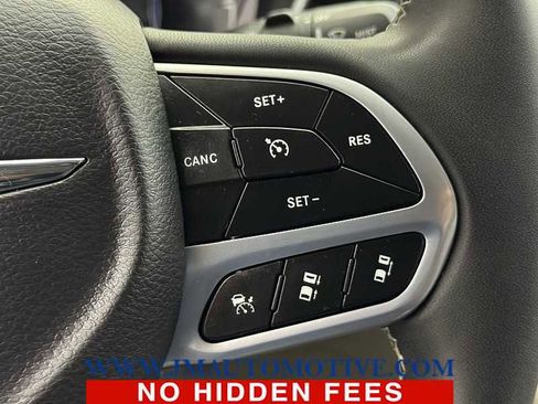 Used 2023 Chrysler Pacifica Limited image 43