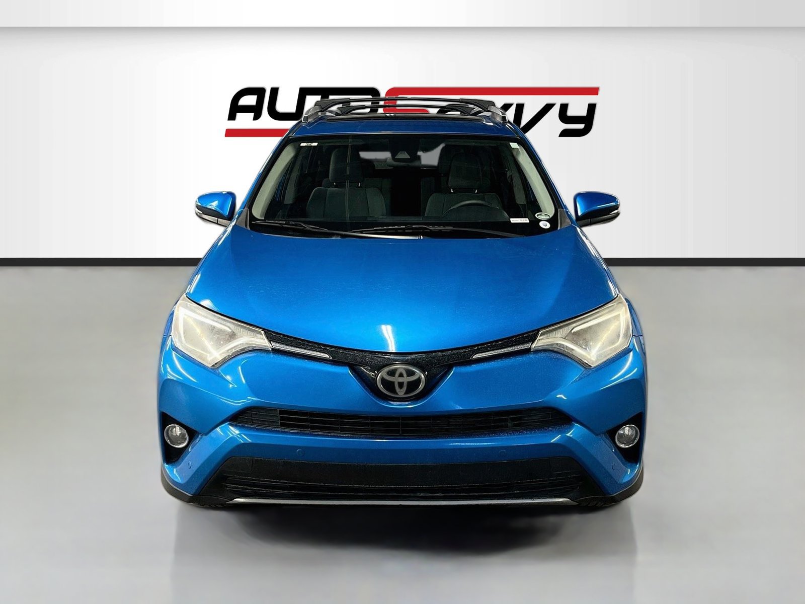 Used 2017 Toyota RAV4 XLE FWD image 2