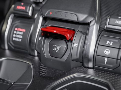 Used 2024 Lamborghini Urus Performante AWD/4WD image 44