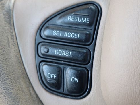 Used 2000 Ford Explorer Eddie Bauer image 30