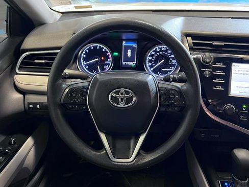 Used 2018 Toyota Camry LE w/ Convenience Package FWD image 19