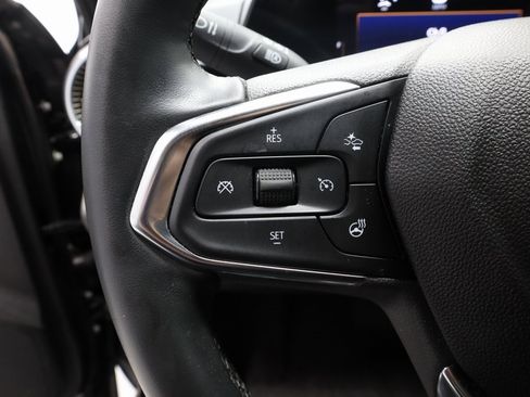 Used 2025 Chevrolet Trax ACTIV w/ Sunroof Package image 28