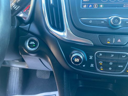Used 2022 Chevrolet Equinox LT w/ Driver Convenience Package image 21