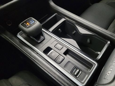 Used 2022 Nissan Pathfinder SV image 26