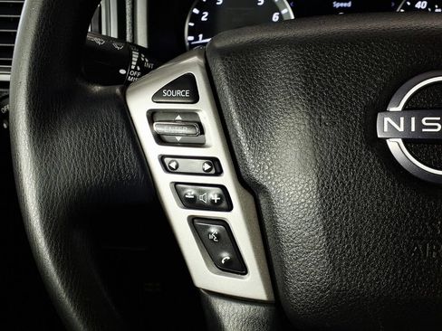 Used 2023 Nissan Titan SV RWD image 18
