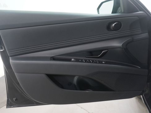 Used 2025 Hyundai Elantra Sport image 19