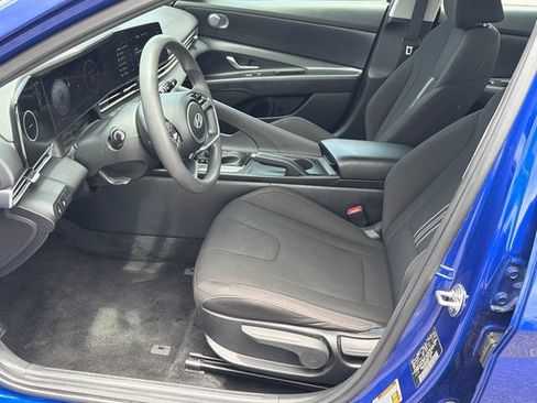 Used 2024 Hyundai Elantra SEL FWD image 9