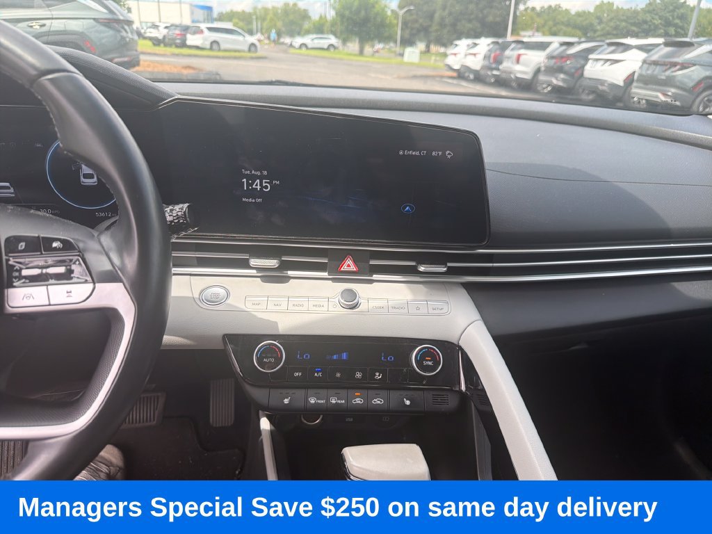 Used 2024 Hyundai Elantra Limited FWD image 17