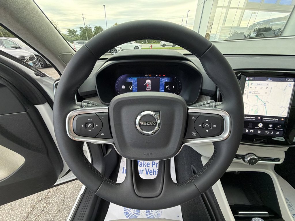 Certified 2024 Volvo XC40 B5 Plus w/ Climate Package AWD/4WD image 18