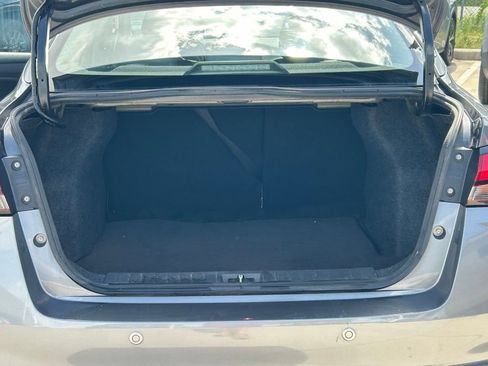 Used 2020 Nissan Versa SV FWD image 14