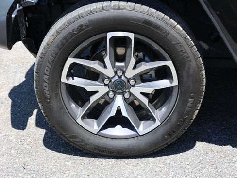 Used 2024 Jeep Wrangler Unlimited w/ Convenience Group AWD/4WD image 7