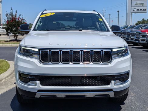 Used 2024 Jeep Wagoneer L Series III w/ Premium Group I AWD/4WD image 2