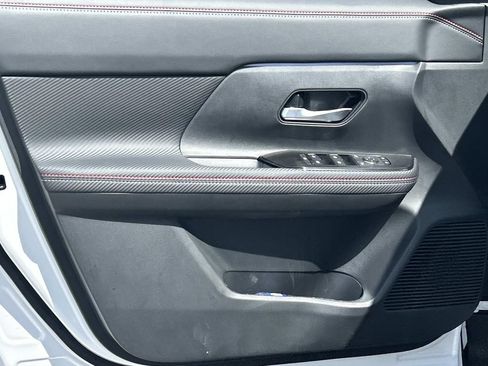 New 2026 Nissan Kicks SR w/ SR Premium Package FWD image 16