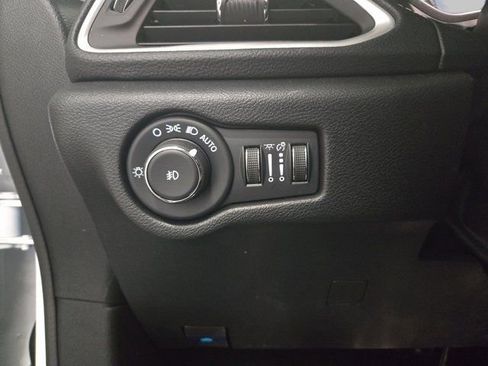 New 2026 Chrysler Pacifica Select AWD/4WD image 26