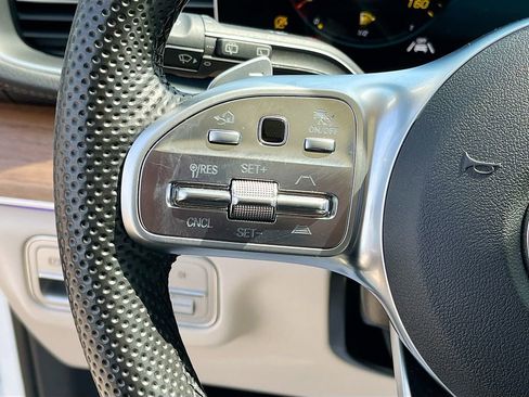 Used 2023 Mercedes-Benz GLS 450 4MATIC image 19