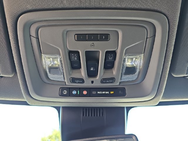 Used 2023 GMC Sierra 1500 SLT w/ SLT Premium Package AWD/4WD image 32