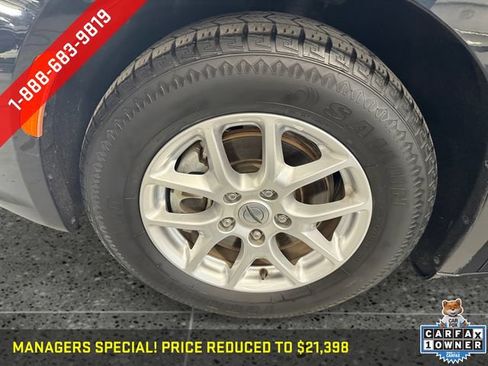 Used 2023 Chrysler Pacifica Touring-L FWD image 25