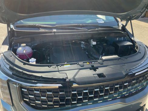 Used 2025 Kia Carnival SX Prestige image 23