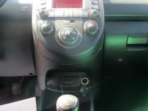 Used 2011 Kia Soul FWD image 11