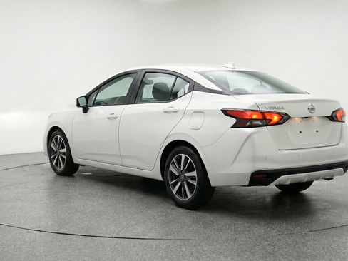 Used 2025 Nissan Versa SV FWD image 5