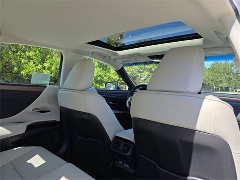 New 2025 Lexus ES 350 w/ Premium Package image 12
