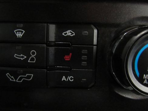 Used 2020 Ford F150 XLT w/ Equipment Group 302A Luxury AWD/4WD image 39