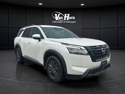 Used 2022 Nissan Pathfinder SV w/ SV Black Package
