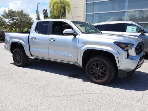Used 2026 Toyota Tacoma SR5 AWD/4WD image 10