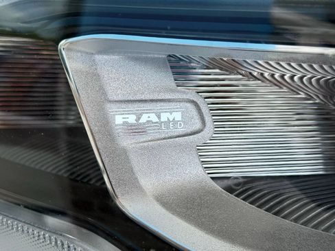 Used 2020 RAM 1500 Laramie AWD/4WD image 7