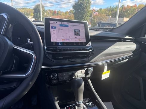 New 2026 Jeep Compass Limited w/ Sun, Sound & Navigation Group image 17