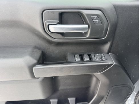 Used 2019 Chevrolet Silverado 1500 Custom w/ Custom Value Package image 14