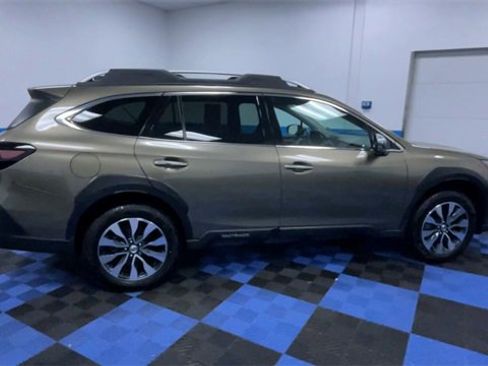 Used 2025 Subaru Outback Touring XT image 9
