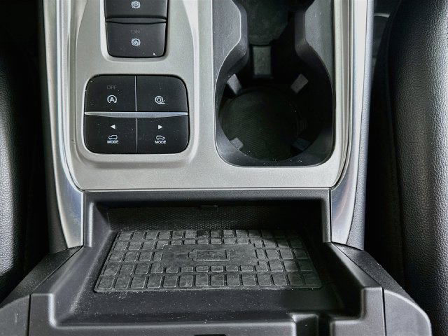 Used 2024 Ford Explorer Limited w/ Limited Technology Package RWD image 21