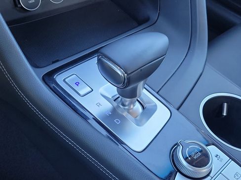 Used 2023 Genesis G70 2.0T image 22