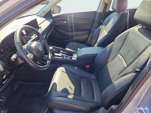 Certified 2025 Honda Accord EX-L image 32