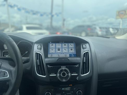 Used 2018 Ford Focus SEL FWD image 16