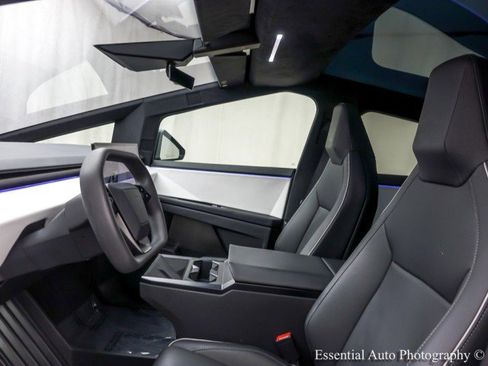 Used 2024 Tesla Cybertruck AWD Crew Cab image 12
