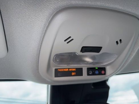 Used 2025 Chevrolet Trax LT w/ LT Convenience Package image 43