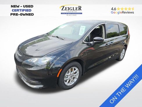 Used 2023 Chrysler Voyager LX FWD image 1
