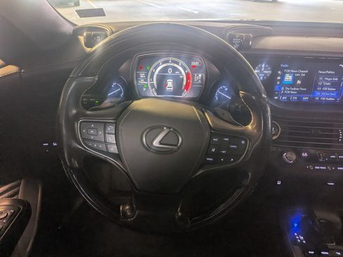 Used 2018 Lexus LS 500 w/ Interior Upgrade Package RWD image 11