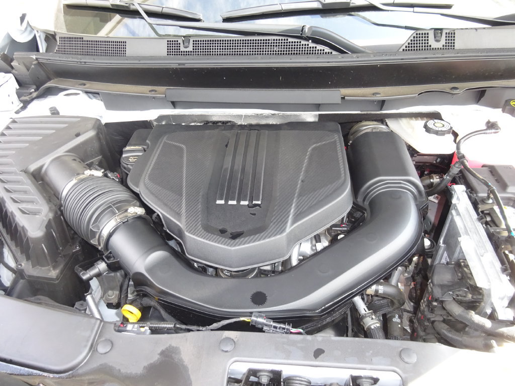 Used 2026 Chevrolet Traverse LT w/ Midnight/Sport Edition FWD image 10