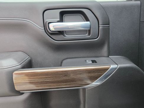 Used 2020 Chevrolet Silverado 1500 RST image 23